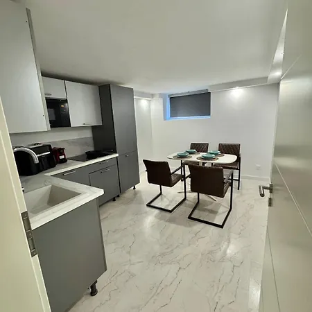 דירה Luxury With Jacuzzi Mondelange