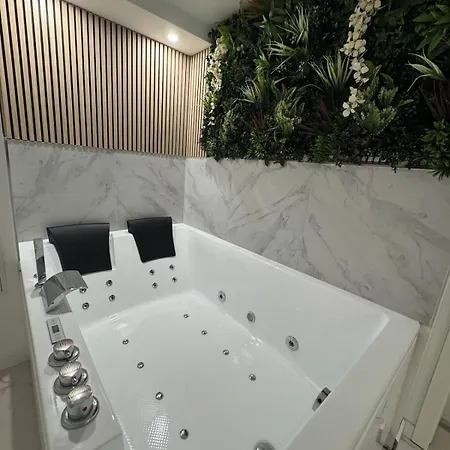 Luxury With Jacuzzi Daire *