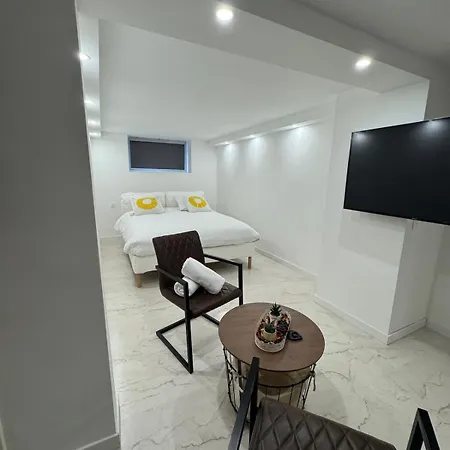 Luxury With Jacuzzi *